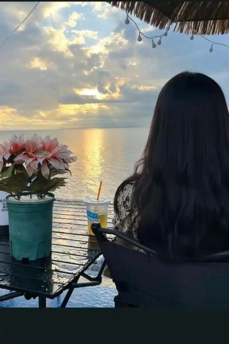 在沉默与芬芳之间  ——郁东诗歌中的乡土记忆与生命哲学